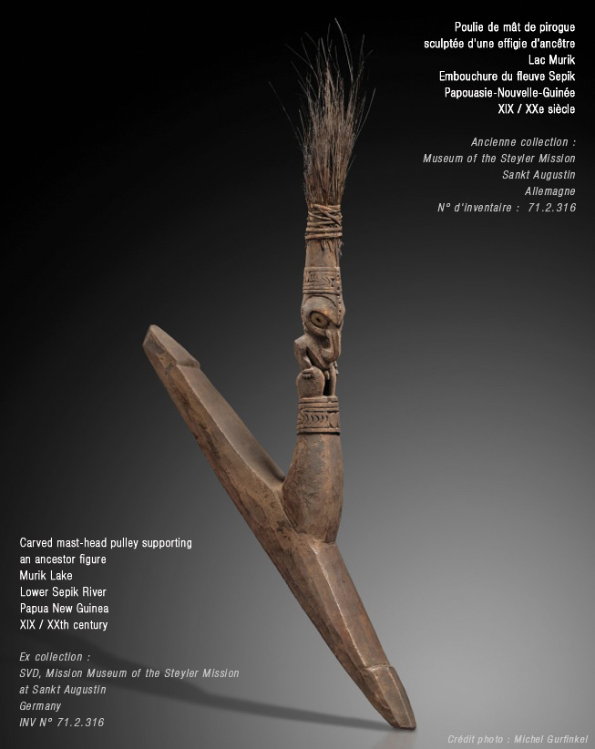 Poulie de mât de pirogue sculptée d'une effigie d'ancêtre - Lac Murik - Embouchure du fleuve Sepik - Papouasie-Nouvelle-Guinée - XIX / XXe siècle Poulie de mât de pirogue sculptée d'une effigie d'ancêtre - Lac Murik - Embouchure du fleuve Sepik - Papouasie-Nouvelle-Guinée - XIX / XXe siècle